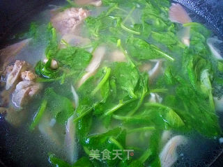 Pea Tip Mushroom Pork Rib Soup recipe