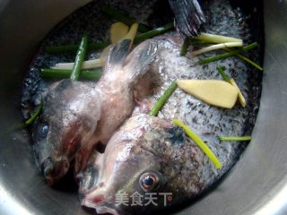 Grilled Fish in Tin Foil with Garlic recipe
