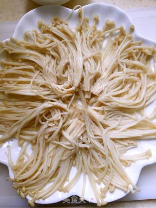 Enoki Mushroom with Preserved Egg and Cold Sauce recipe