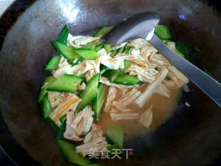 #快手素菜# Fried Cucumber with Sea Rice and Yuba recipe