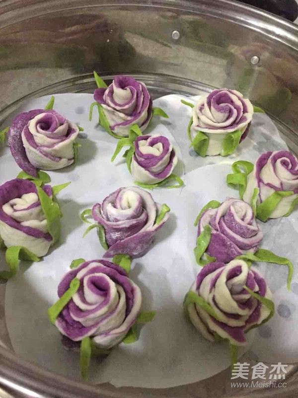Two-color Rose Buns recipe