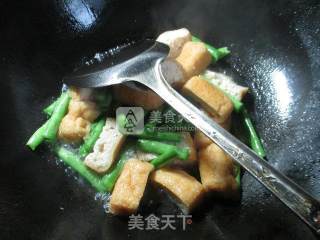 Stir-fried Plum Beans with Tofu in Hot Pepper Oil recipe