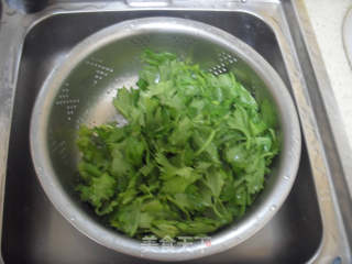 Cleverly Mixed Celery Leaves recipe