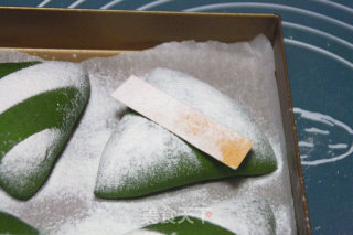 [matcha Mochi Triangle Bun]: Bread that Belongs to Spring recipe