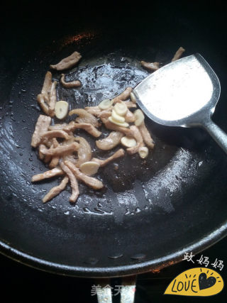 Stir-fried Shredded Pork with Dandelion recipe