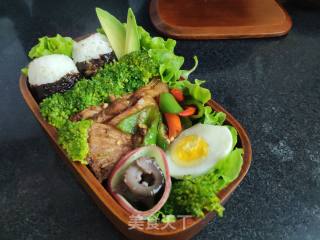 Onigiri Pork Knuckle Bento recipe