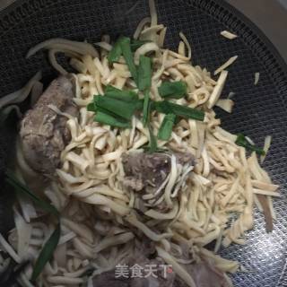 Fried Ribs with Pleurotus Eryngii recipe