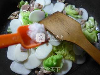 Stir-fried Rice Cake with Chicken Gizzards and Cabbage recipe