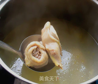 Cuttlefish and Chicken Soup recipe