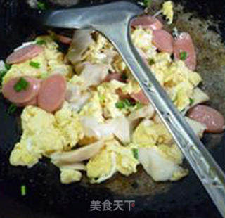 Scrambled Eggs with Ham Sausage and White Ling Mushroom recipe