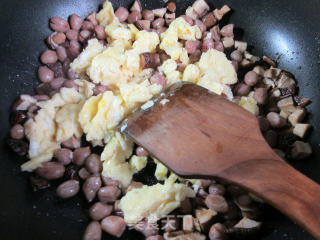 Mushrooms, Peanuts and Egg Sauce recipe