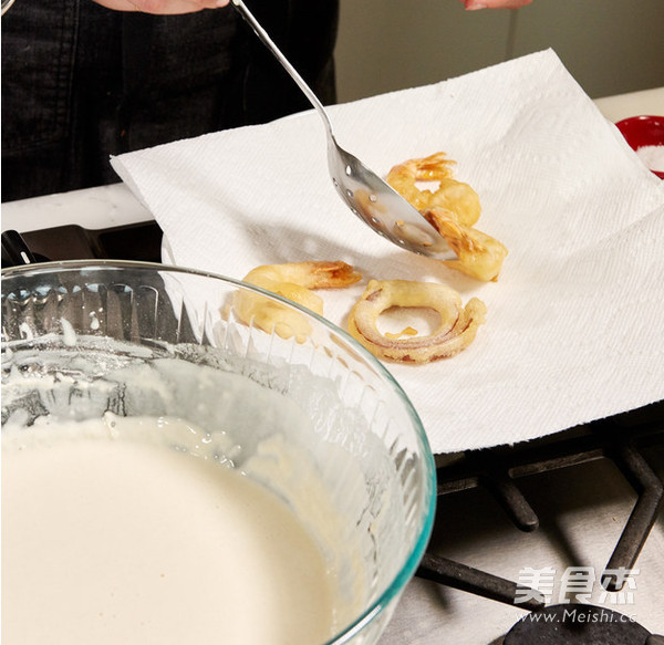 Fried Seafood, Lemon, Onion that You Must Have Never Tasted recipe