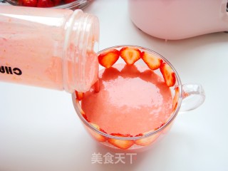 Strawberry Yogurt Cup recipe