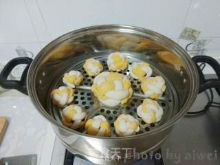 Pumpkin Hydrangea Honey Bean Buns recipe