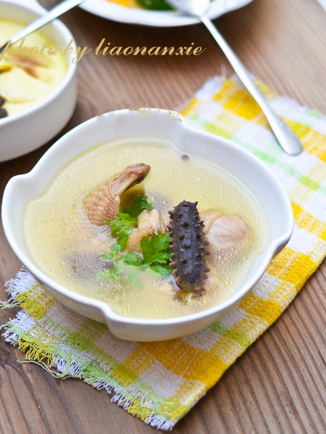 Nutritious and Delicious-native Chicken Sea Cucumber Soup