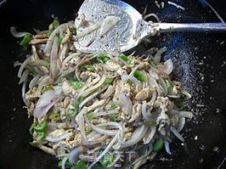 Stir-fried Shredded Chicken with Black Pepper and Onion recipe