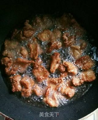 Steamed Potatoes with Crispy Pork recipe