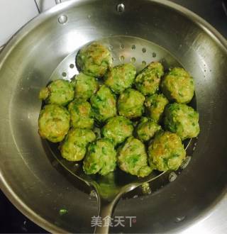 Deep-fried Shredded Carrot Meatballs recipe