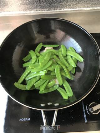 Fried Shrimp with Snow Pea recipe