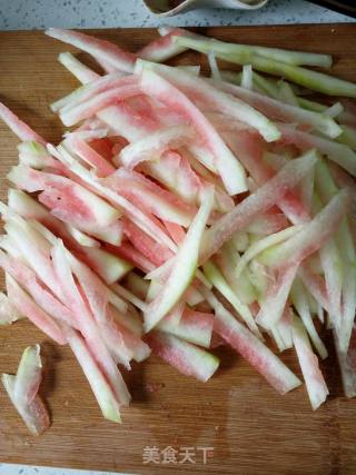 Watermelon Skin Dumplings (fungus, Carrot, Beef~) Three-color Dumplings recipe