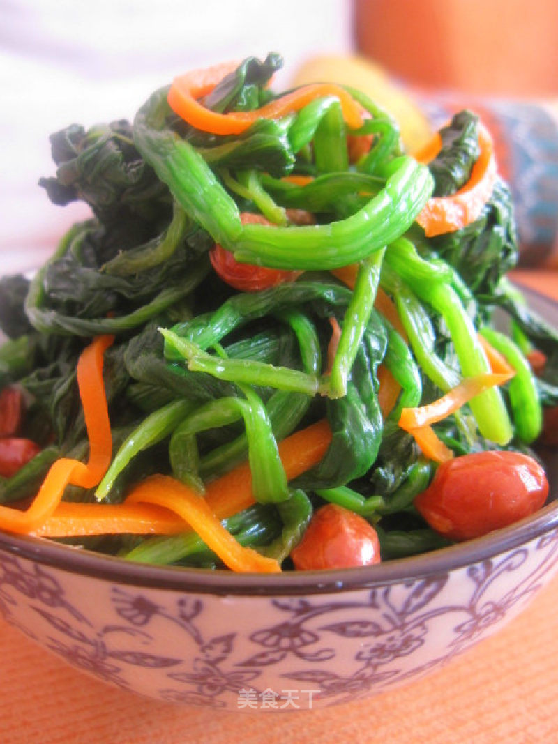 Old Vinegar Spinach and Peanuts recipe