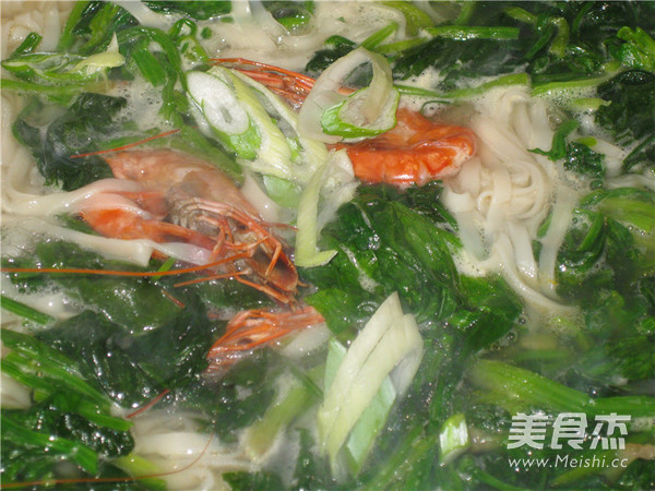 Shrimp and Spinach Noodle Soup recipe