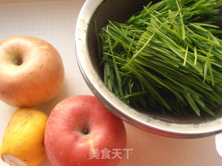 Apple Lemon Wheatgrass Juice recipe