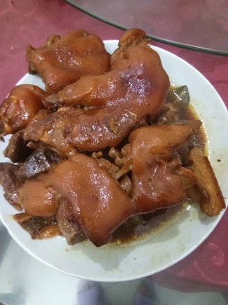 Braised Pork Knuckle in Rice Cooker recipe