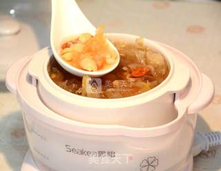 White Fungus and Lotus Seed Soup recipe