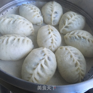 Vegetarian Buns with Leek Vermicelli recipe