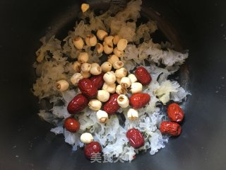 Tremella Lotus Seed Soup recipe