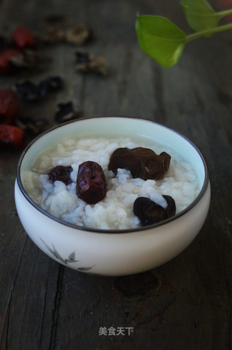 Beauty Fungus and Red Dates Porridge recipe