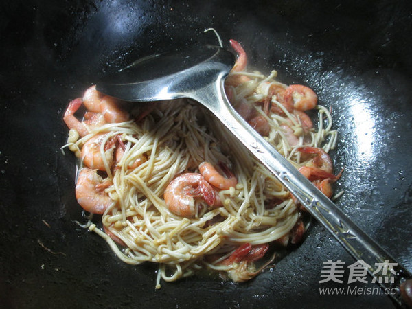 Stir-fried Sea Prawns with Enoki Mushrooms recipe