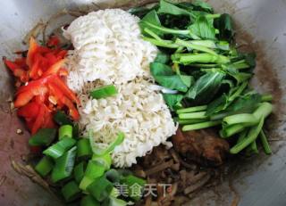 Pork Hand Braised Noodles recipe