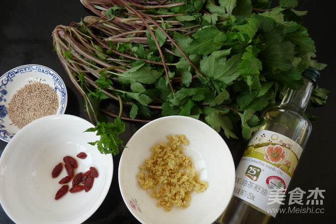 Tea Oil Ginger Mixed with Angelica Seedlings recipe