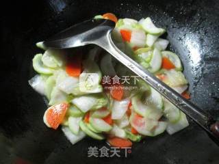 Stir-fried Long Melon with Cabbage recipe