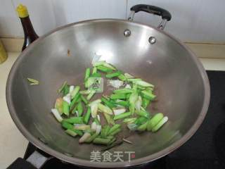 Stir-fried Green Garlic Belly Slices recipe