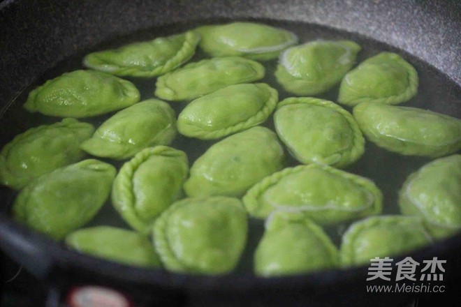 Shepherd's Purse Seafood Jade Dumplings recipe