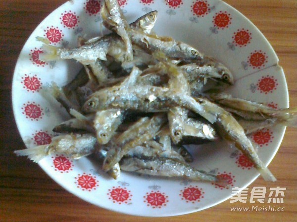 Fried Small Crucian Carp recipe