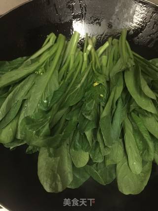 Stir-fried Choy Sum with Soy Sauce and Garlic recipe