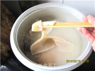 Amber Pig Skin Jelly recipe