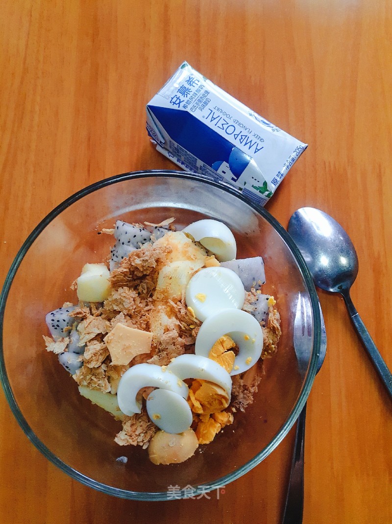 Healthy Cereal Cheese Pitaya Apple Salad recipe