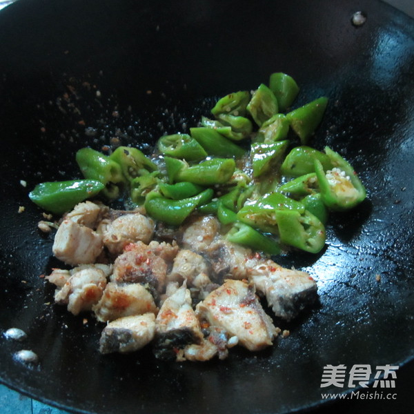 Green Pepper Diced Fish recipe