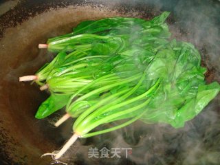 Spinach Rolls with Ginger Sauce recipe