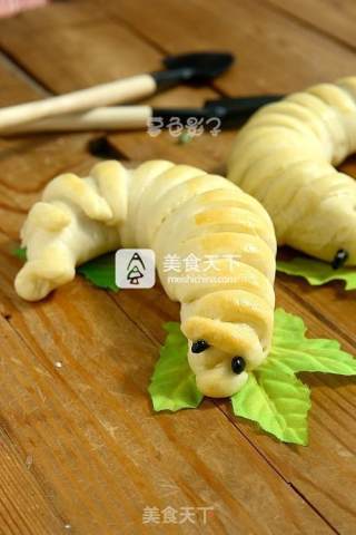 #aca烤明星大赛#caterpillar Bread with Cherry Sauce recipe