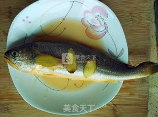 Braised Small Yellow Croaker in Brown Sauce recipe