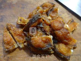 Fried Smoked Fish with Eggplant recipe