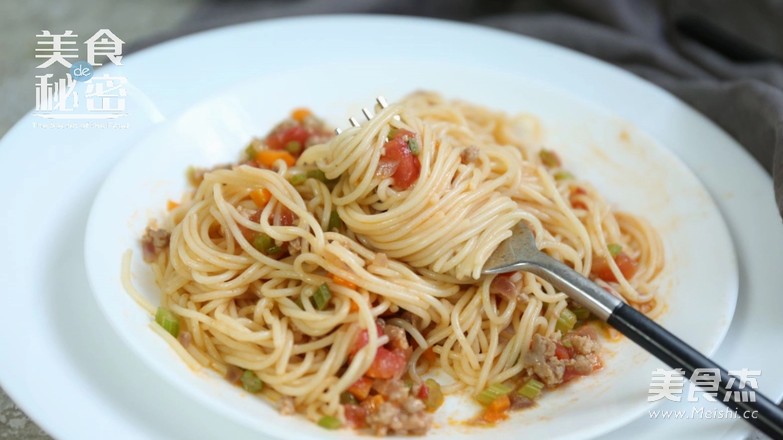 Spaghetti Can be Transformed into The Chef’s "bolognese Noodles" in Seconds recipe