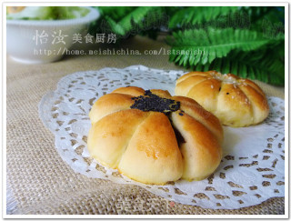 [yiru's Private House Baking] My Favorite is Red Bean Paste---patterned Red Bean Paste Bread recipe