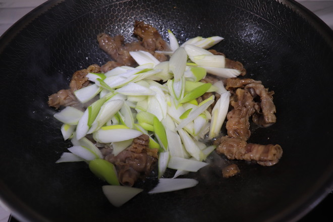 Stir-fried Lamb with Scallions recipe